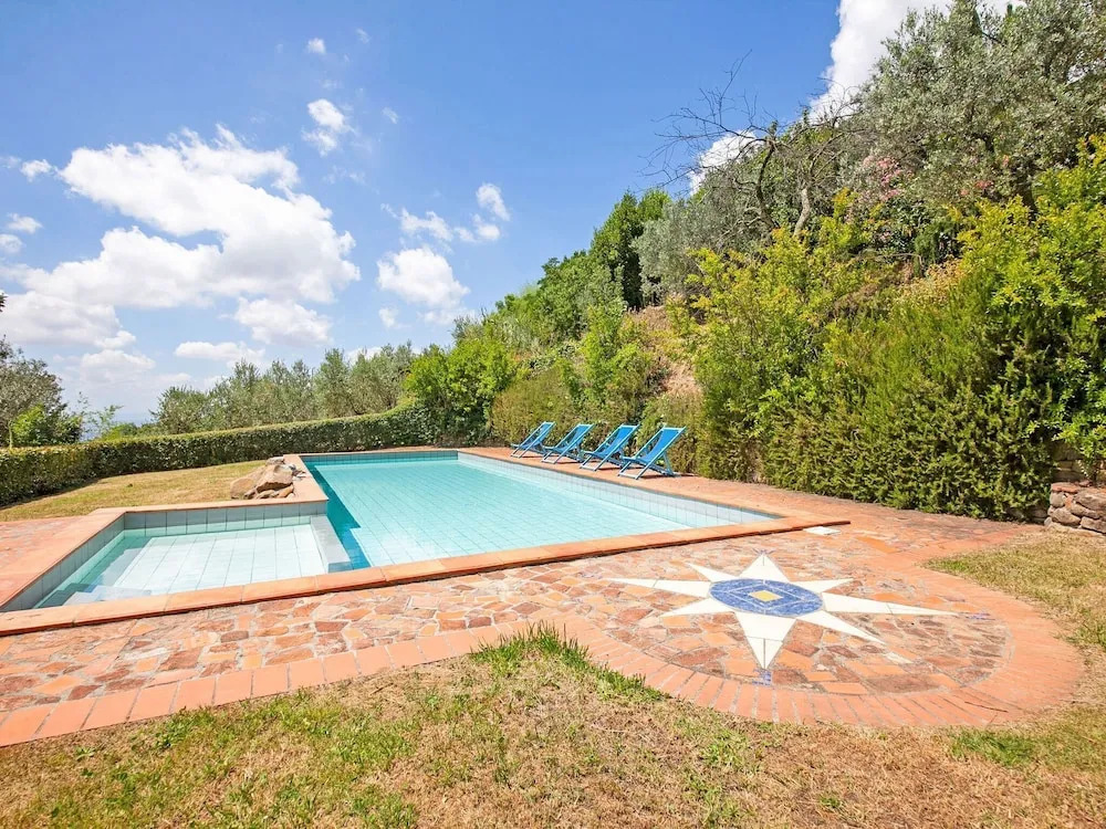 Spacious Holiday Home in Lamporecchio With Pool