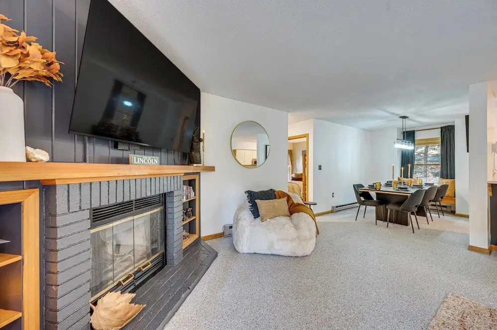 Ski, Hike & Unwind! Riverfront Getaway in Lincoln