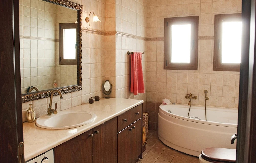 Beautiful Home in Finikia With Wifi and 3 Bedrooms