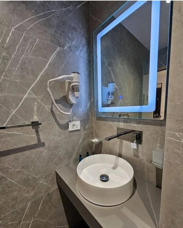 Adele Hotel Ksamil