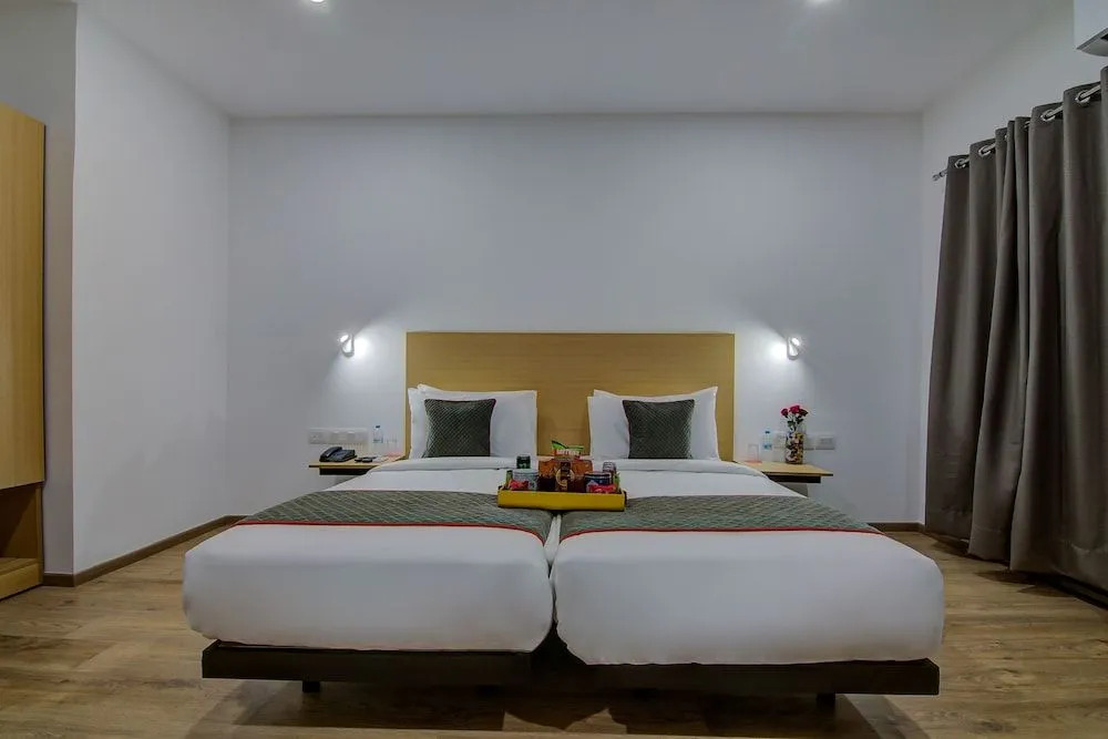 OYO Townhouse 047 Kanakpura Road