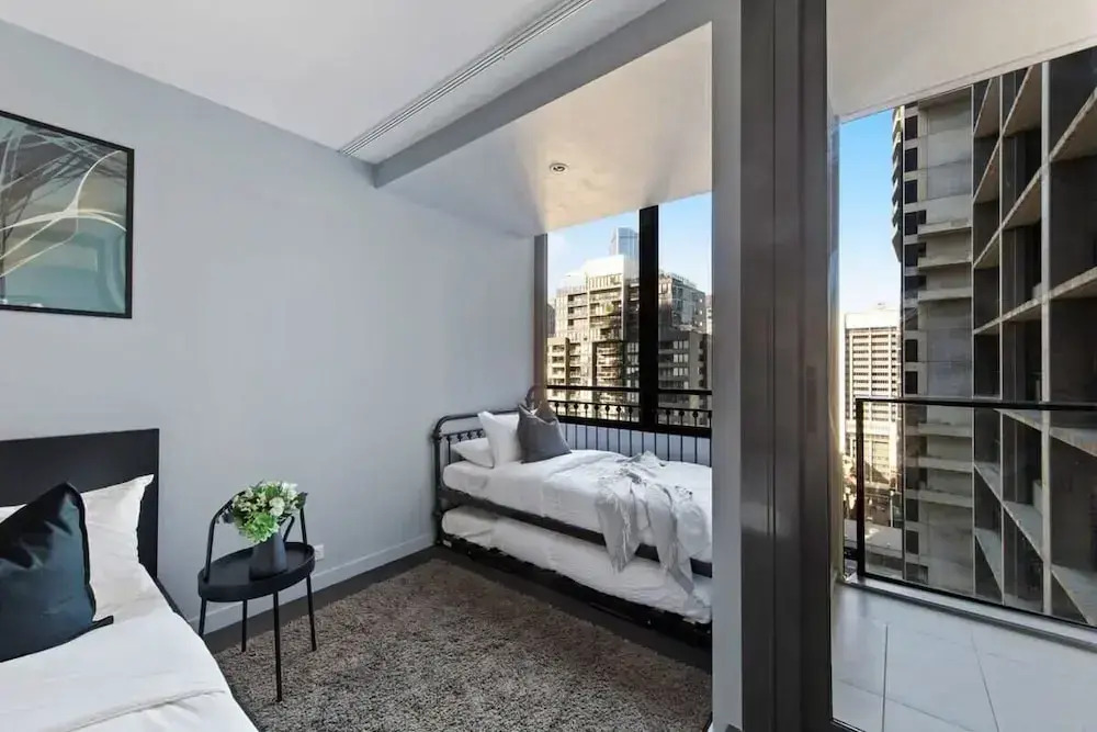 A Cozy & Stylish Studio Next to Southern Cross