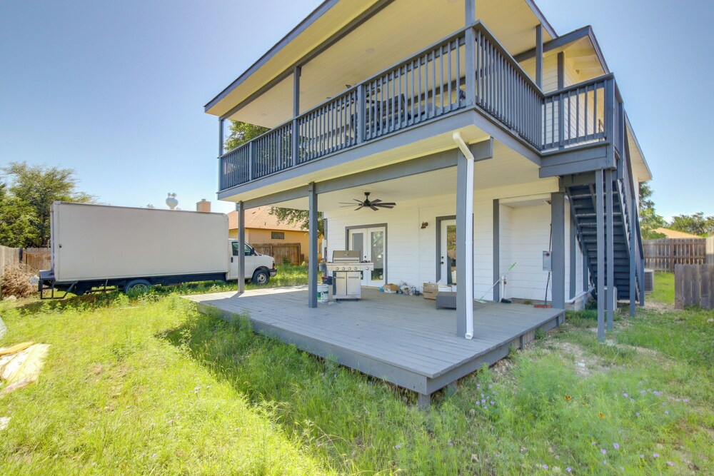 Lago Vista Vacation Rental w/ Fireplace!