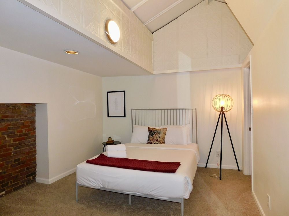 The Lofts at 107