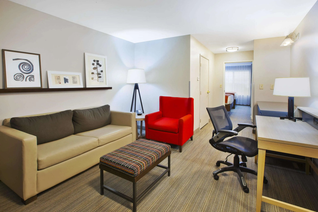 Country Inn & Suites by Radisson, Big Rapids, MI