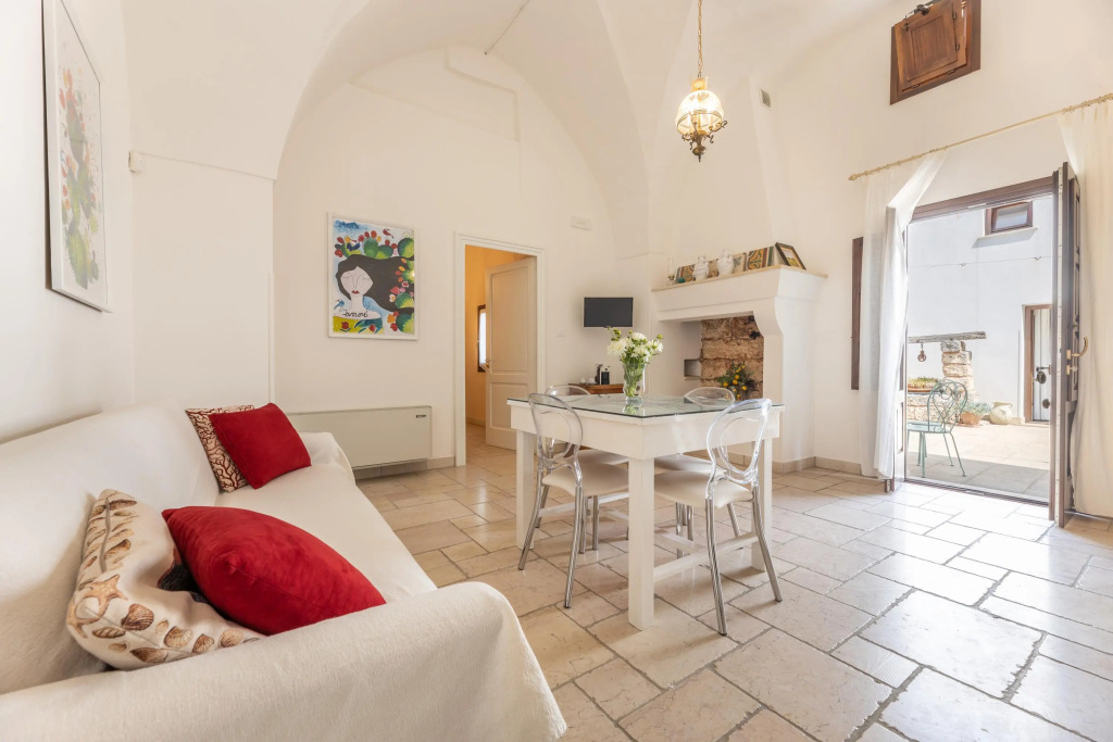 Large, Beautiful Apartment and Pool