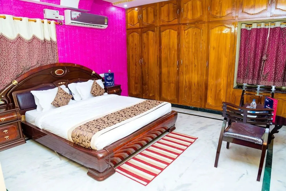 Velaga Inn By OYO Rooms