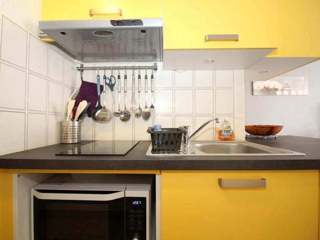 Appartement Balaruc-les-Bains, 1 pièce, 2 personnes - FR-1-553-100