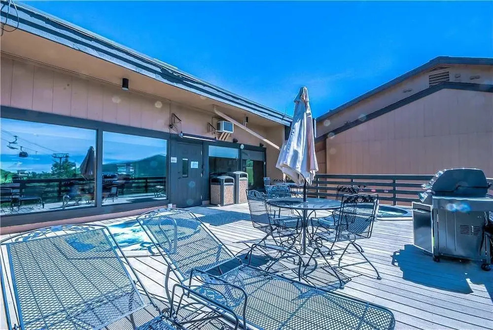 Ski Inn 325