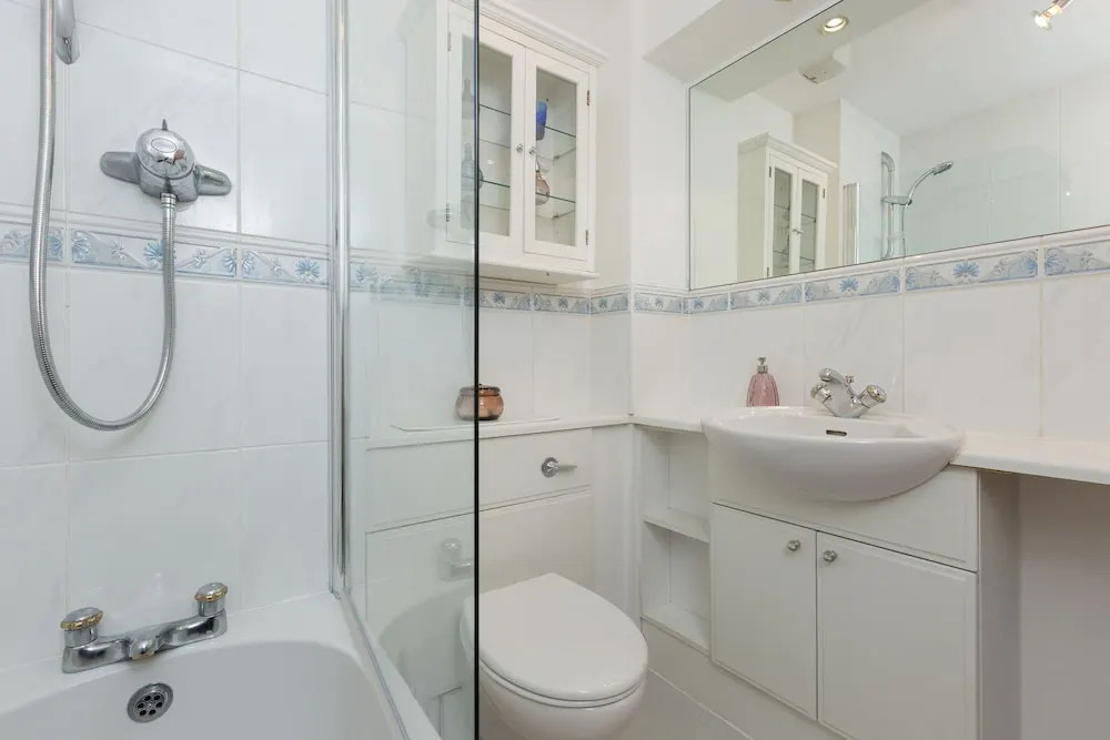 393 Old Tolbooth Wynd Apartment 3