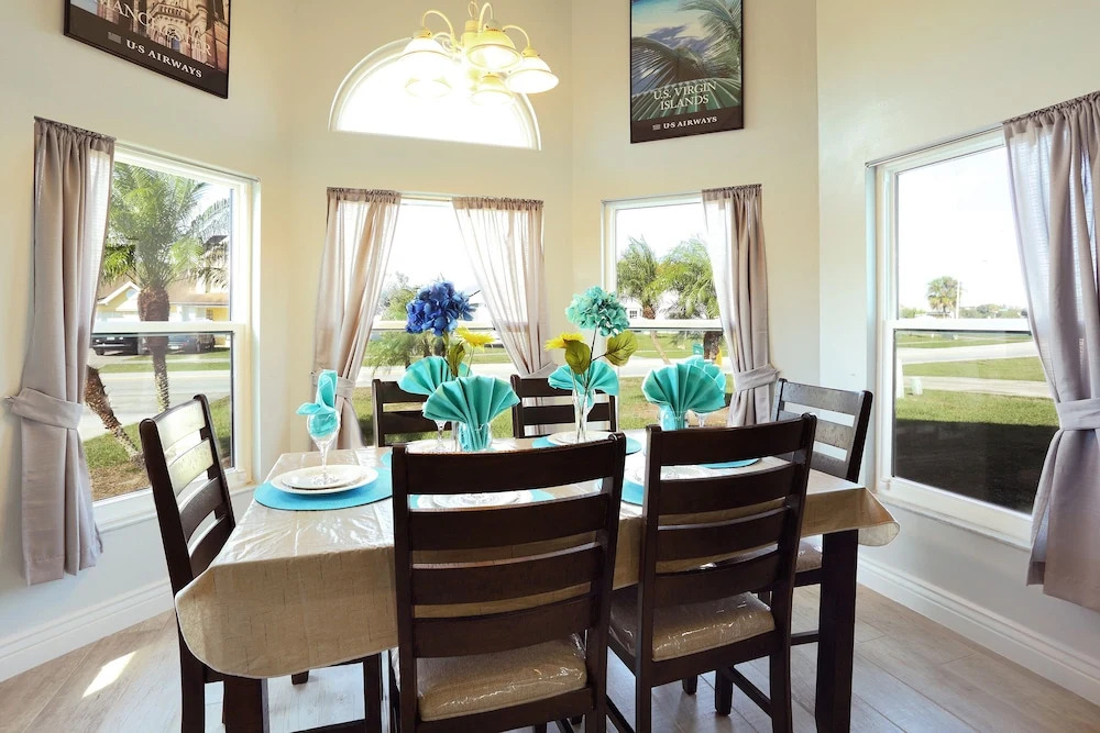 Rainbow's End 3 Bedrooms Lake Views
