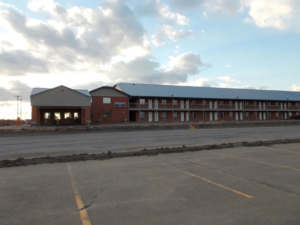 Metropolis Inn
