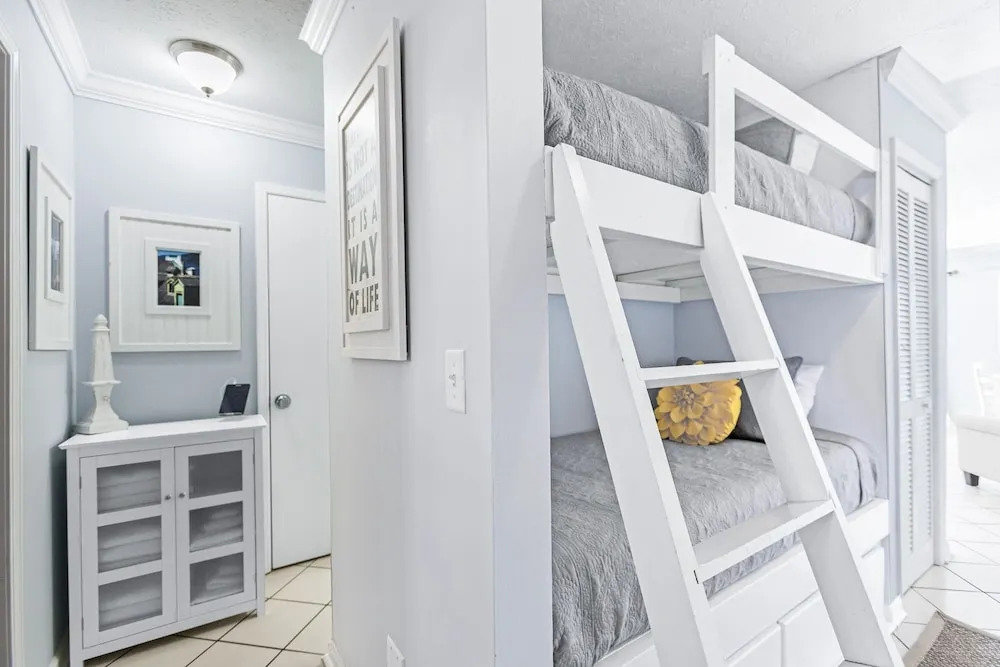 Beach Baby Condo Unit #2 1 Bedroom 1 Bathroom Condo
