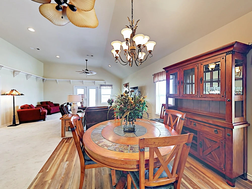 Waterfront Paradise on Rollover Bay - 3 Br Home