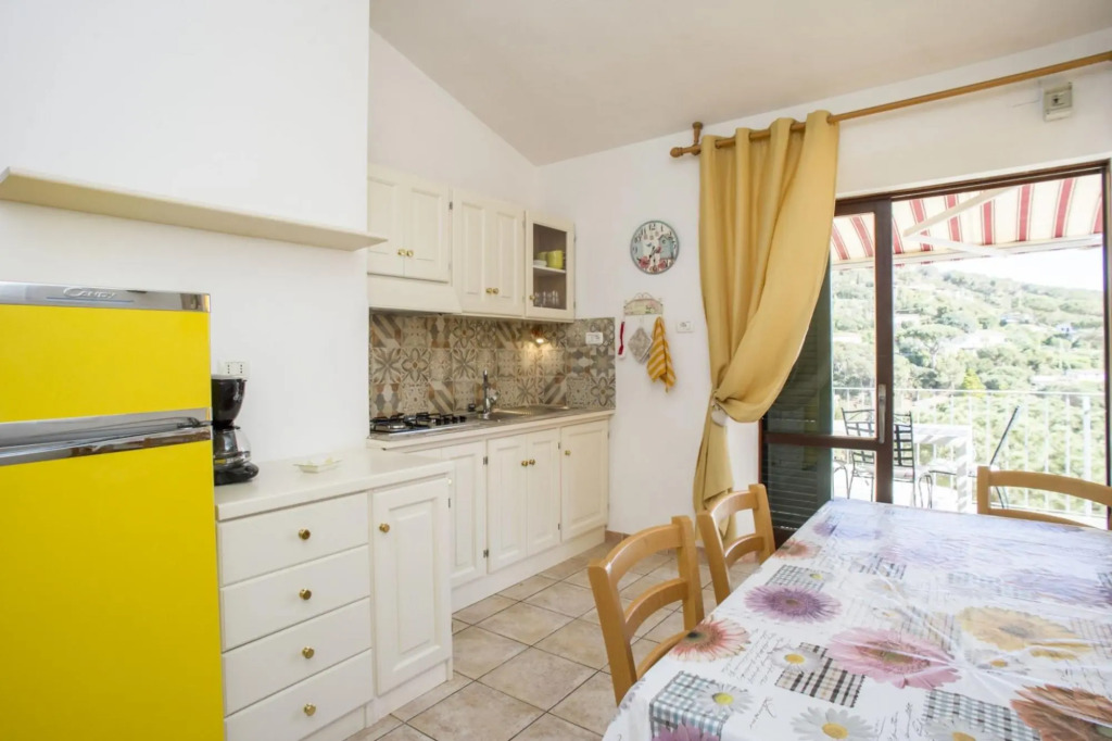 Apartment two-room number 6 on the seafront of Morcone-MORCONE BILO N° 6