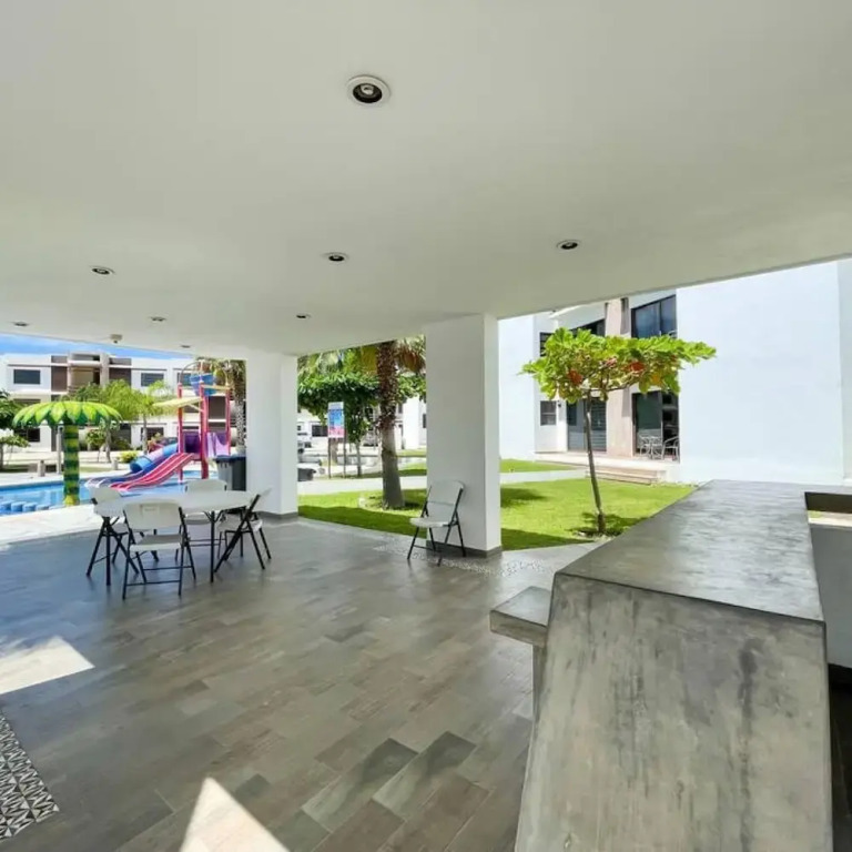 Prime Location House at Cerritos Great Price