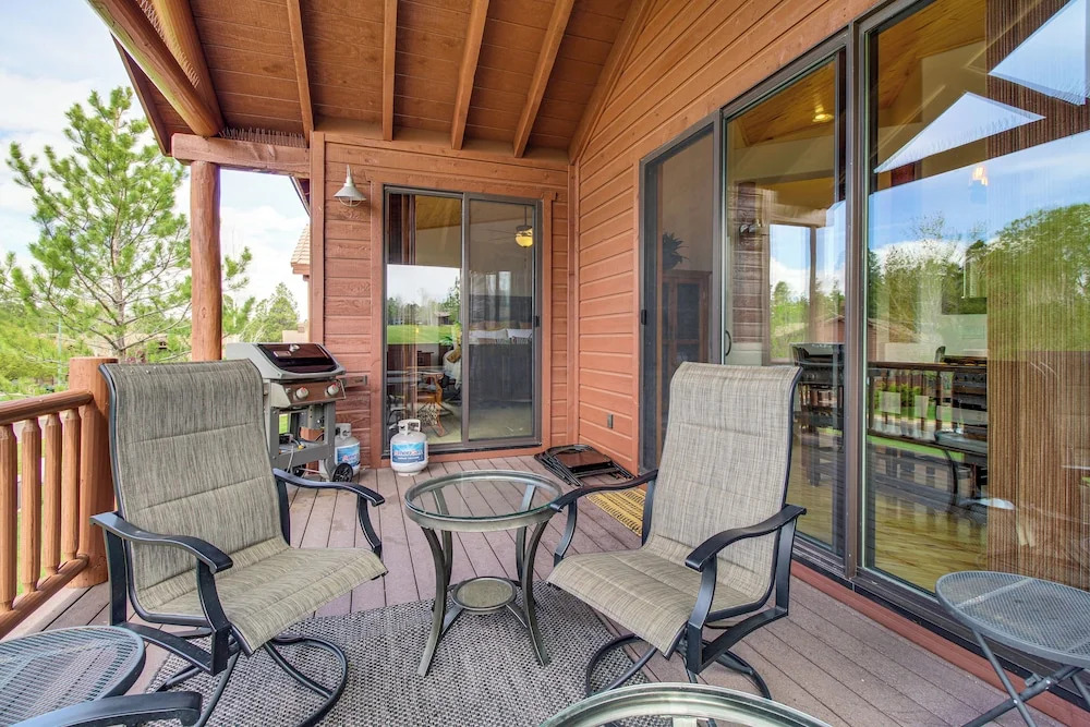Hike & Explore: Show Low Gem w/ Deck & Grill!