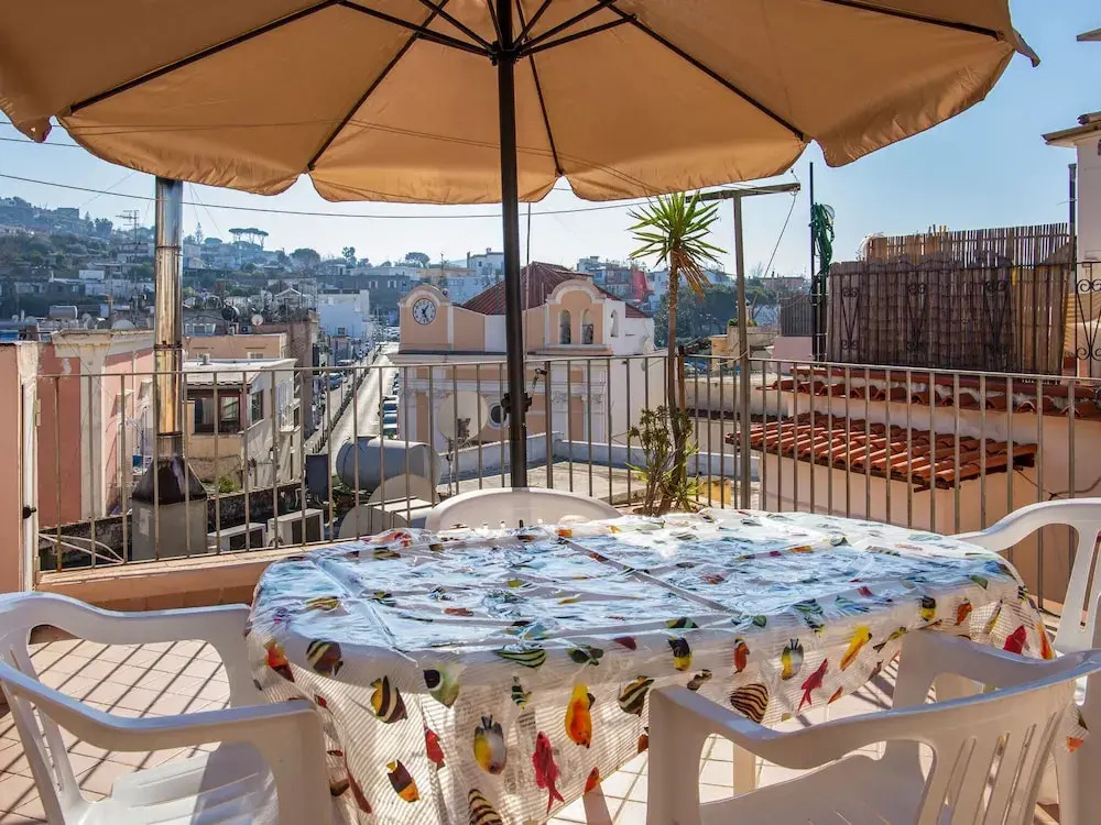 Beautiful Holiday Home in Forio With Roofed Terrace