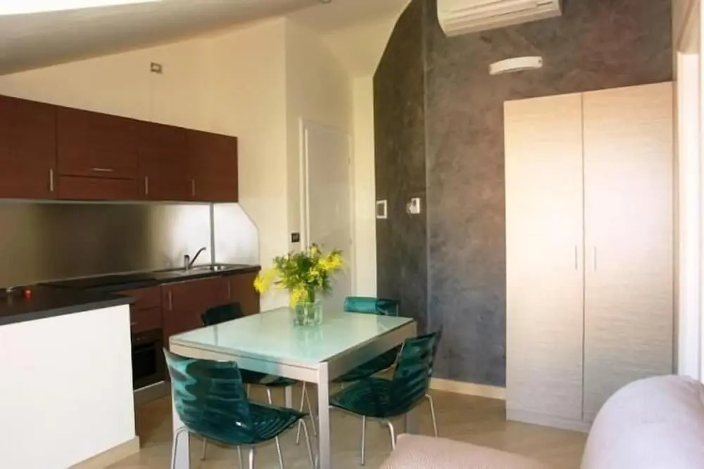 Residence Villa Carmen fronte mare a 50 mt