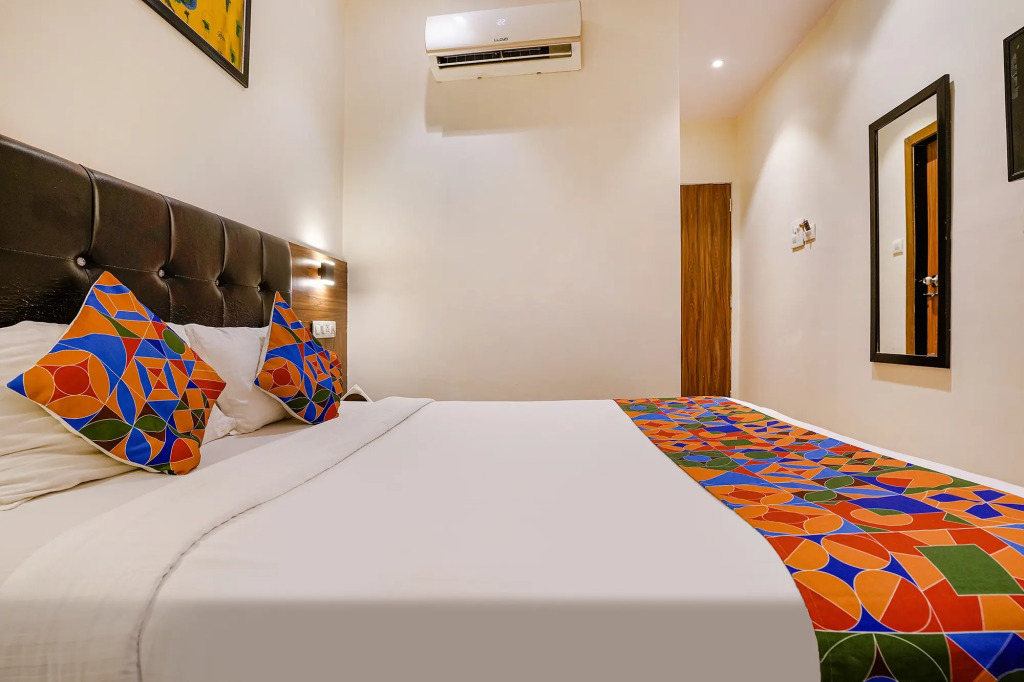 Deluxe Residency Nr- Mumbai International Airport