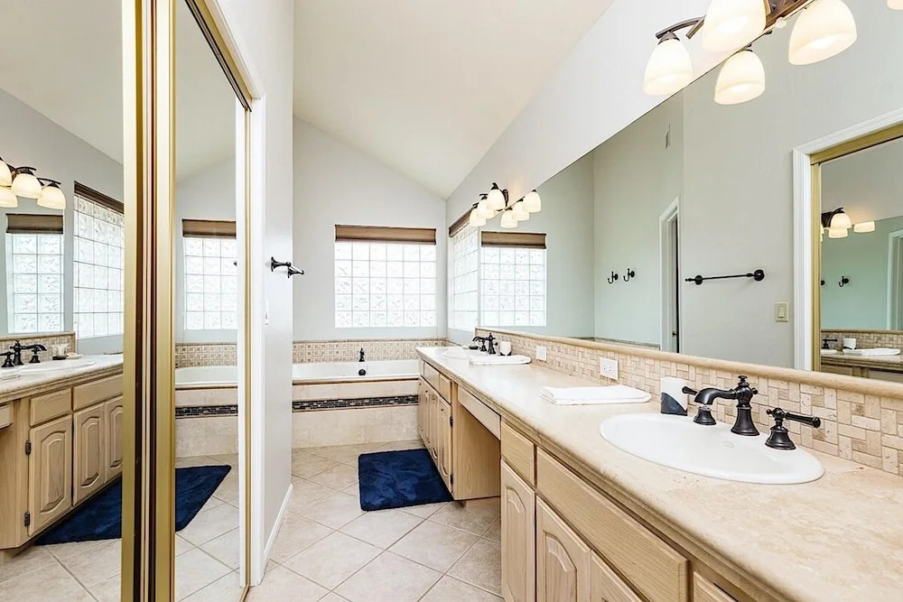 Paradise Retreat 4BR by Casago