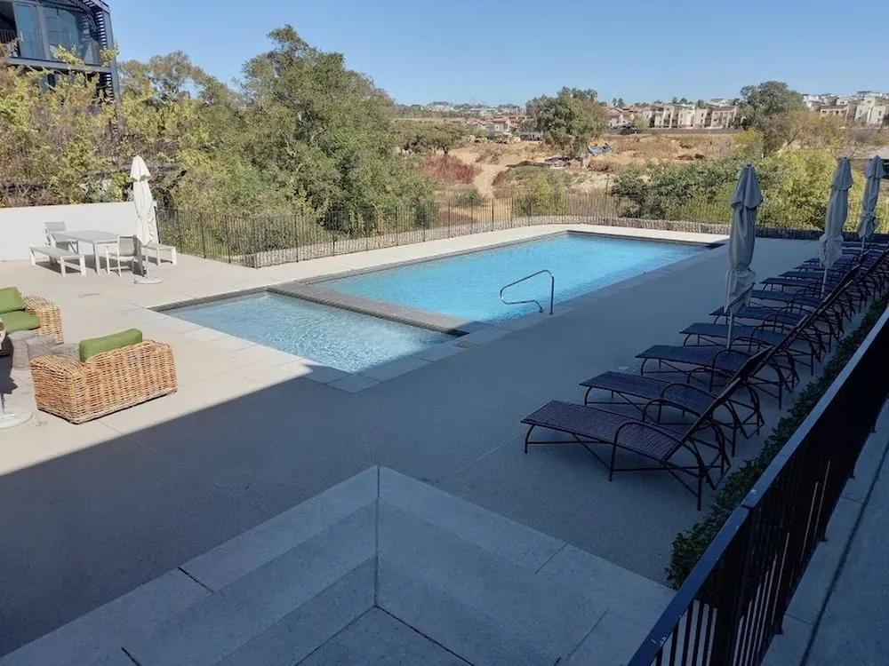 Amazing 2BR 2bath With River View in Waterfall