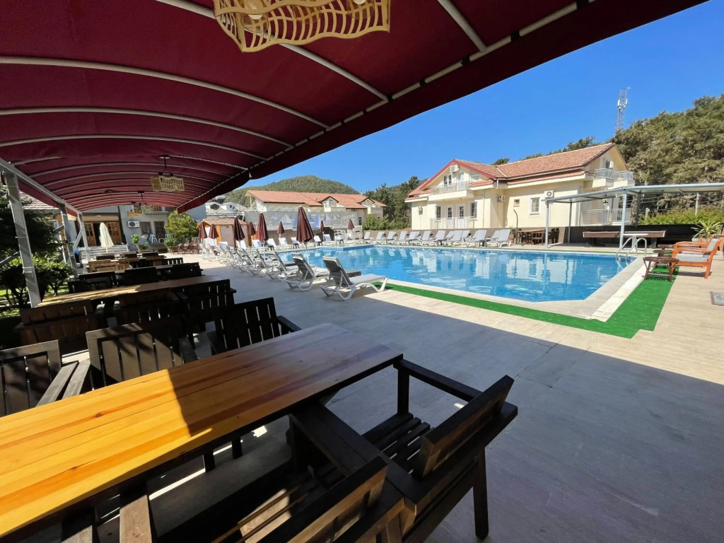Carmina Hotel