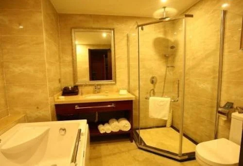Ray Gine Hotel