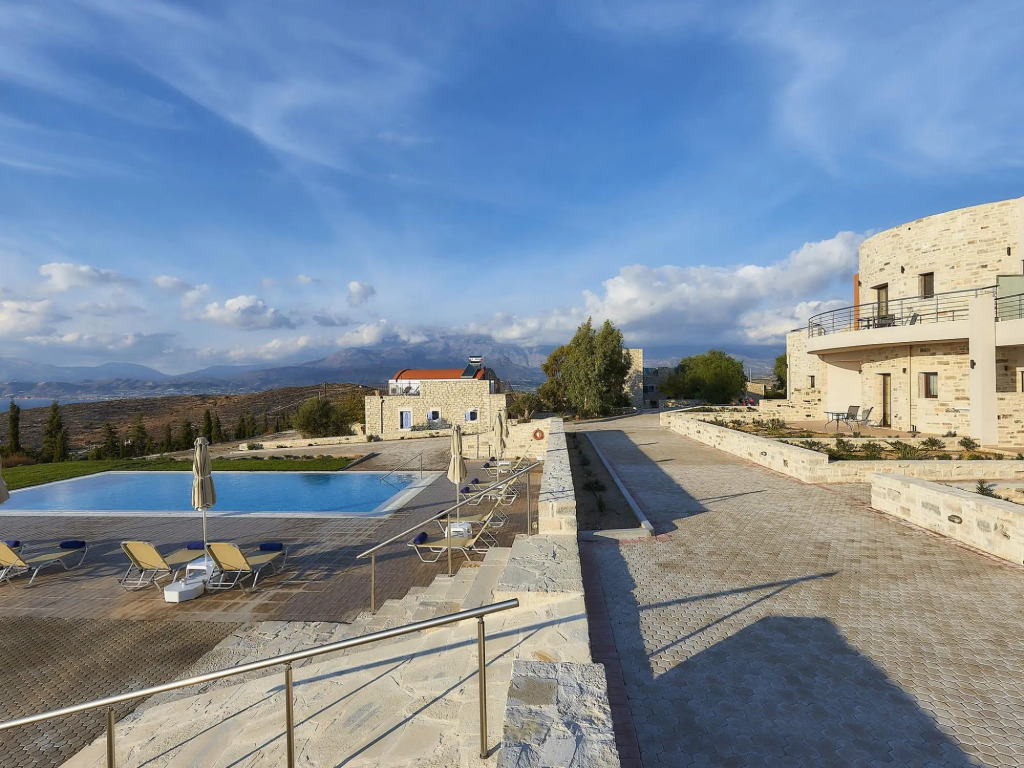 Stunning apartment in Kamilari with swimming pool