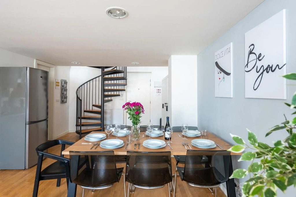 Spacious 3-room Apartment I Center I Palladium Mall