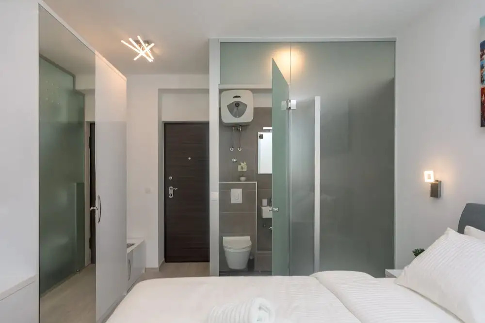 Luxury Studios & Rooms Seven