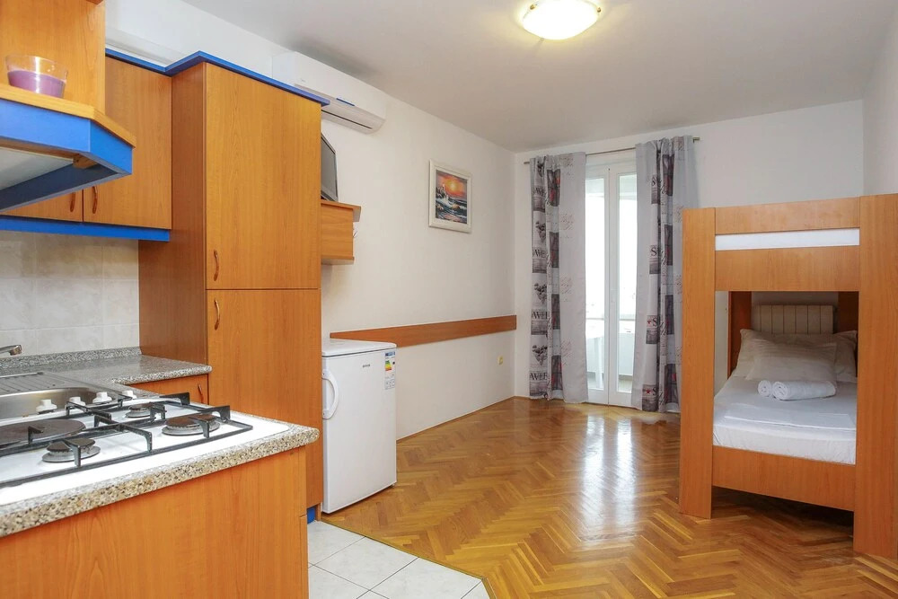 Apartments Tomy