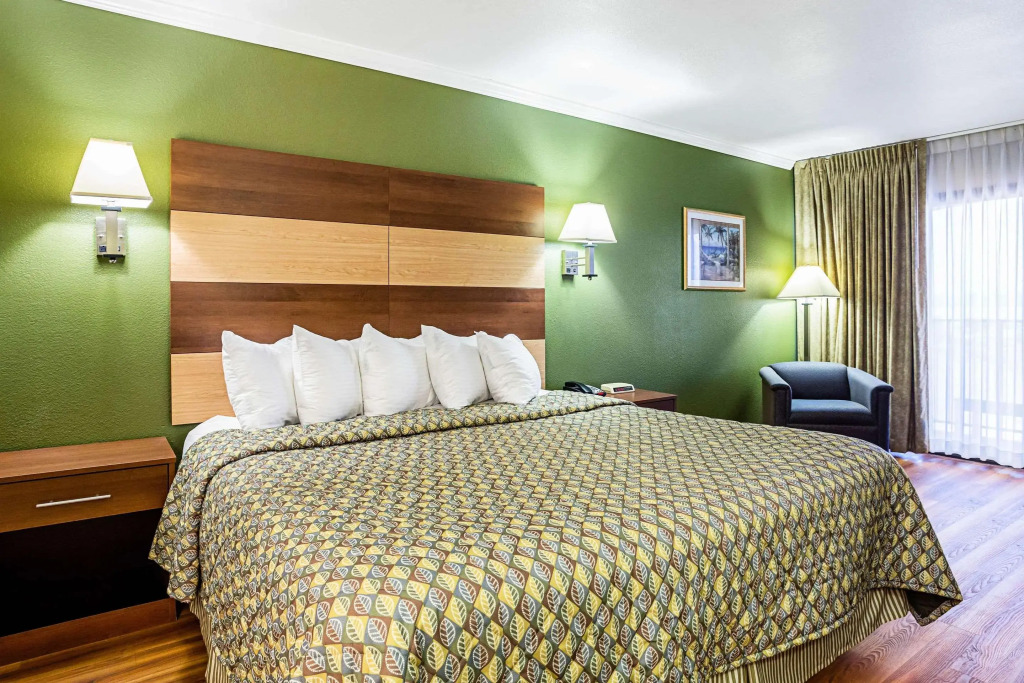 Rodeway Inn & Suites Lake Havasu City