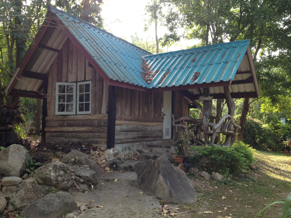 Baan Rai Rhim Tarn