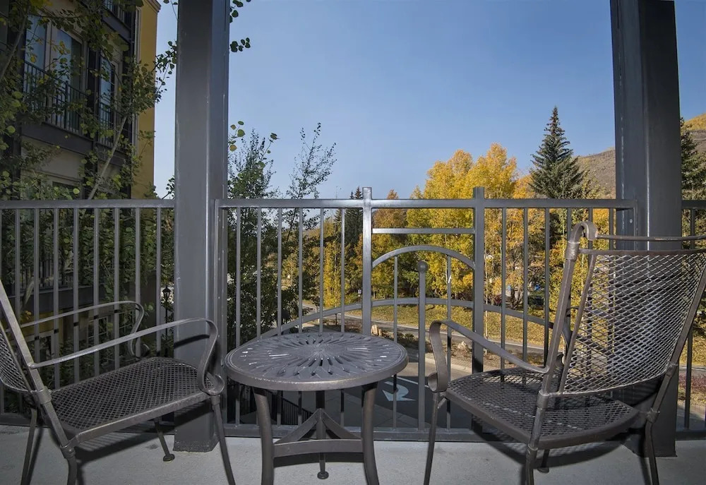Luxury 2 Bedroom Residence in Lionshead Village