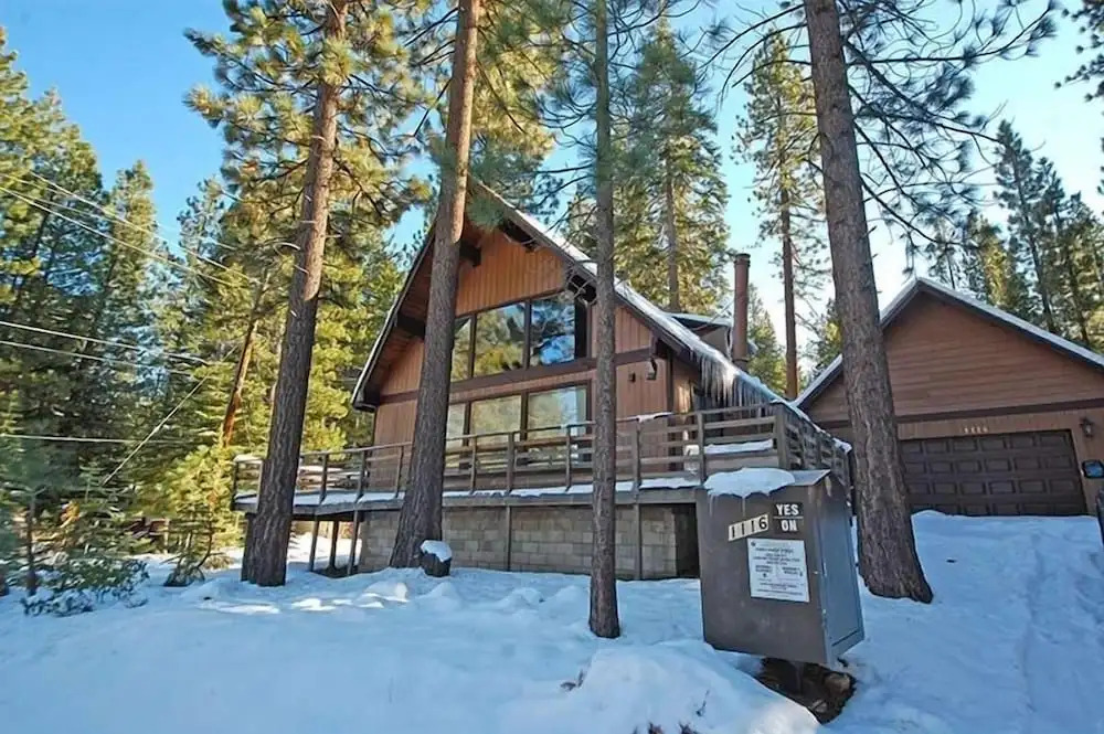 1116 Golden Bear 3 Bedroom Cabin by RedAwning