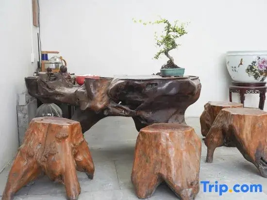 Red House Homestay (Wansui Mountain Wuxia City)