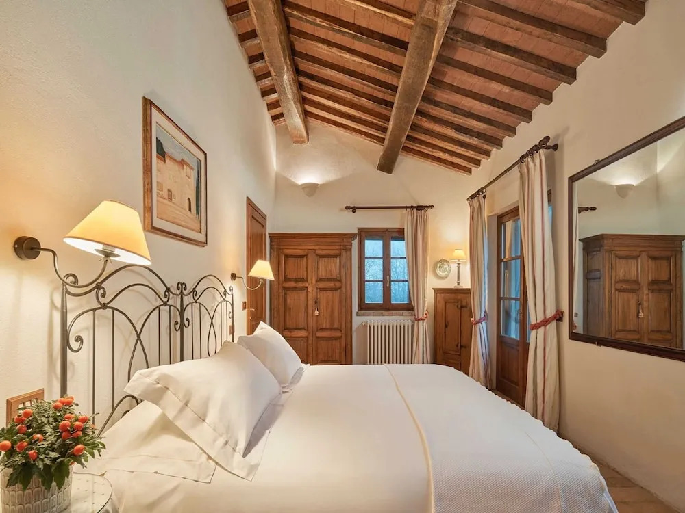 Charming House in Tuscany with Pool