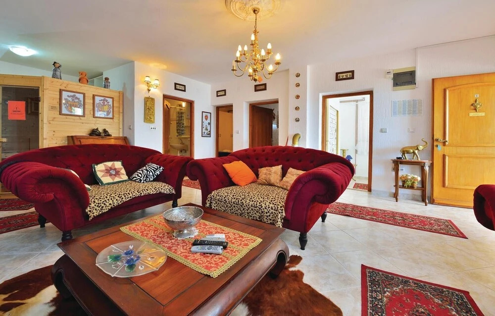 Beautiful Home in Seline With Sauna, Wifi and 7 Bedrooms