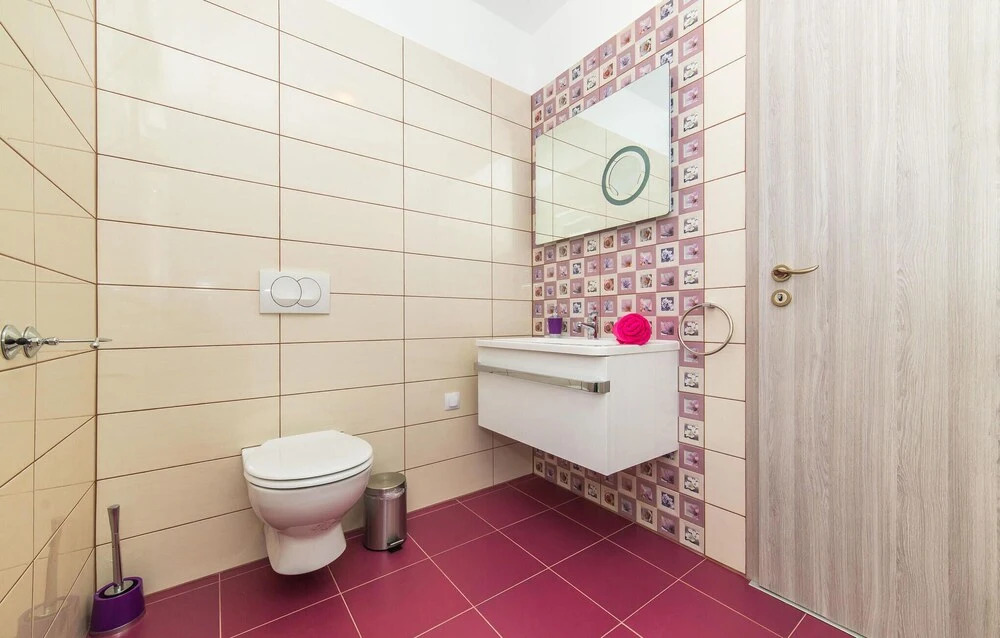 Beautiful Home In Kastel Kambelovac
