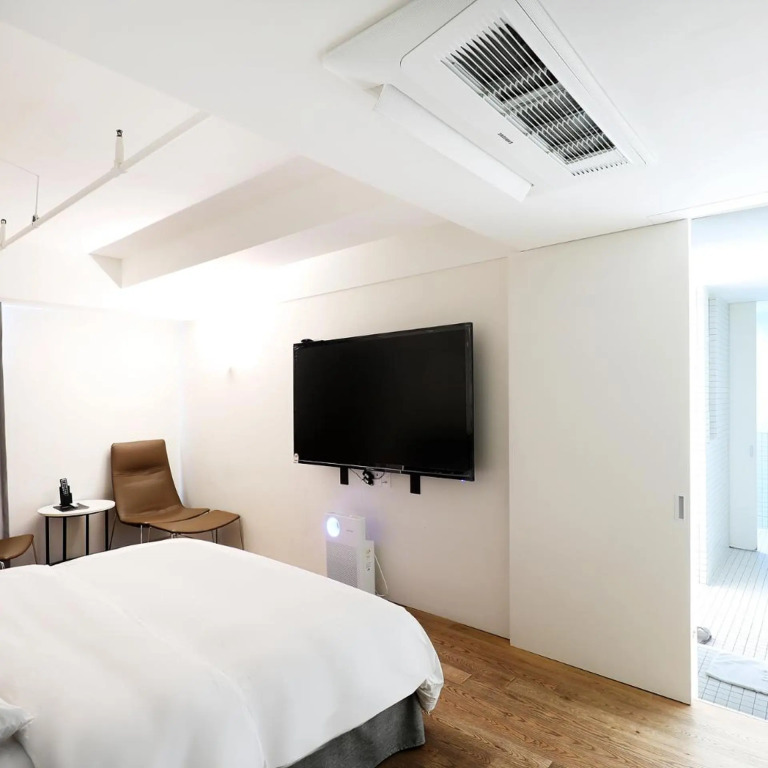Hotel 498