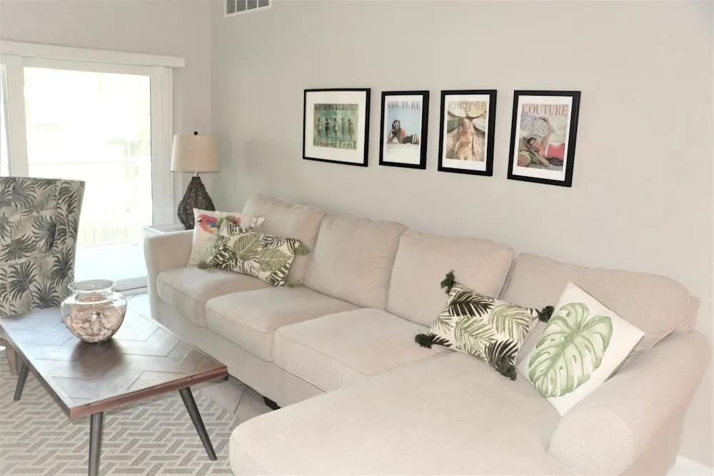 Jamaica Royale - T24 - 2 Br Condo