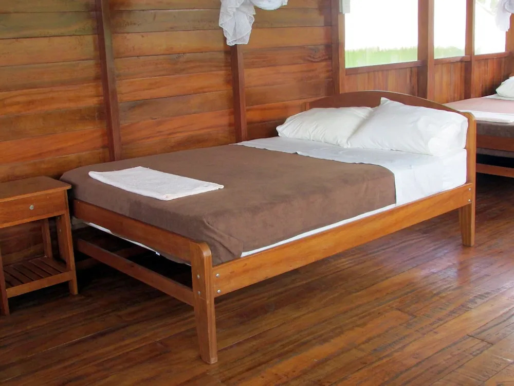 Huitoto Lake Lodge