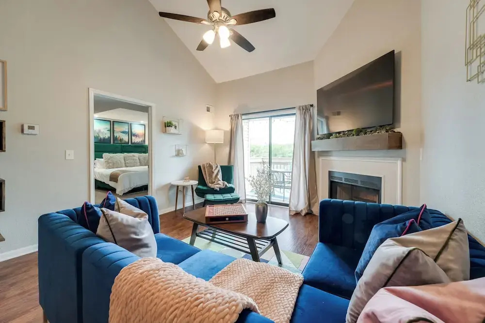 Fireplace, Indoor Pool Access! Family Branson Unit