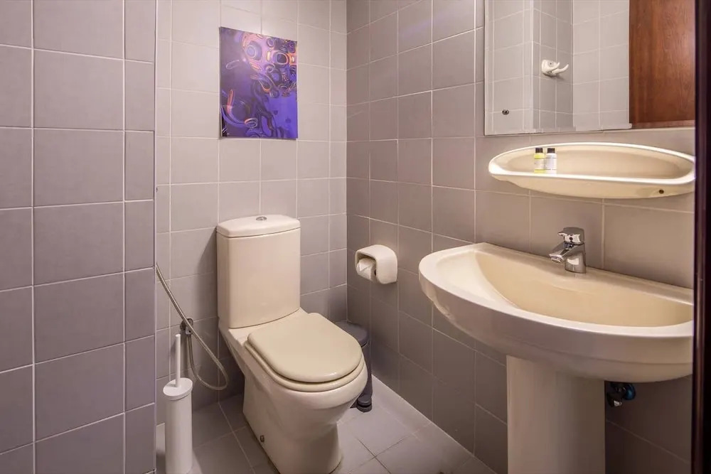Lovely 1BR in Sports City With Golf Course Views!