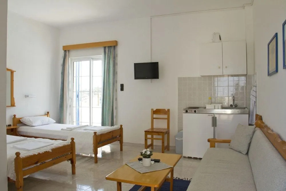 Blue Dolphin Studios and Apartment