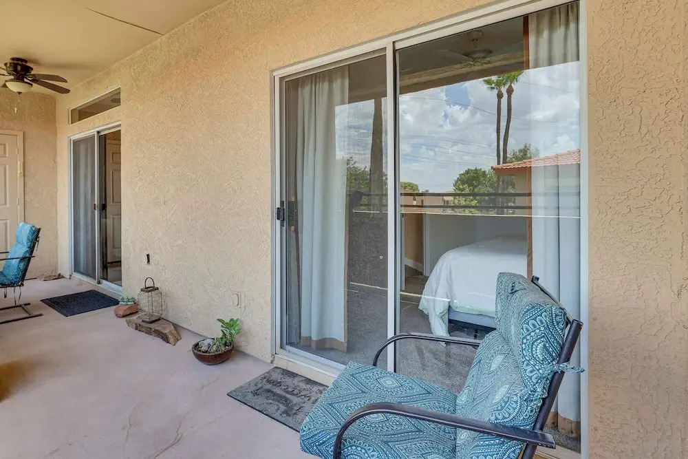 14 Mi to Dtwn: Phoenix Condo w/ Balcony & Spa!
