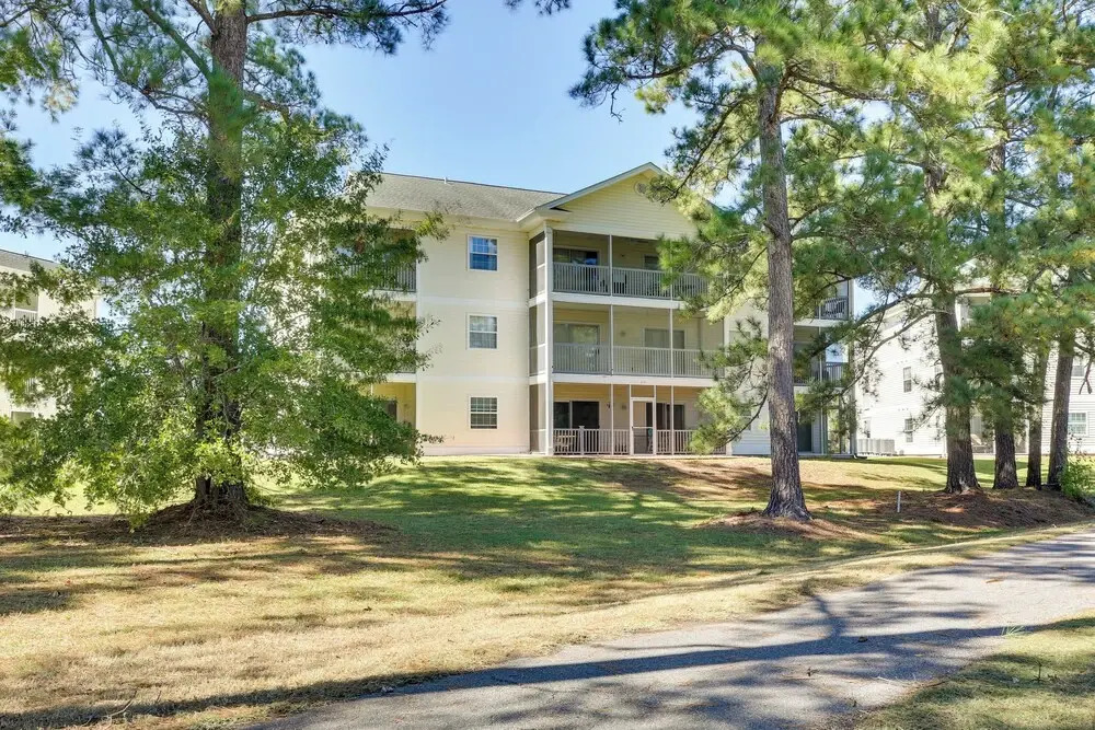 Golf & Resort Perks: Premier Condo 10 mi to Myrtle