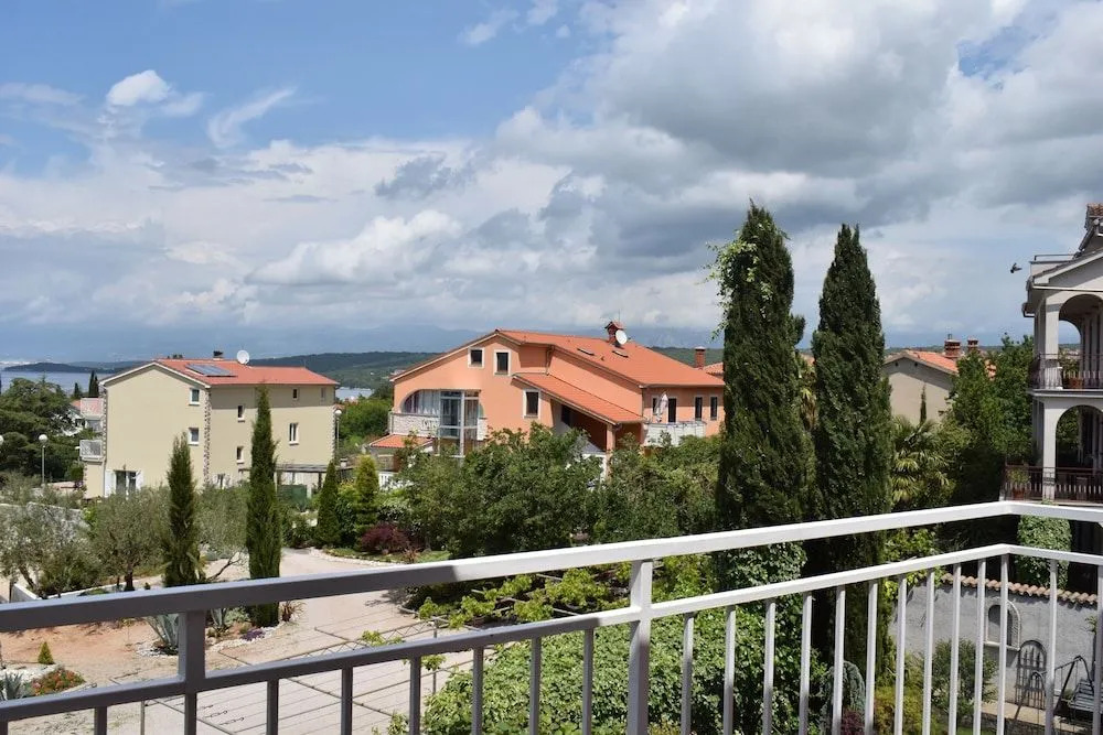Apartments Green Oasis