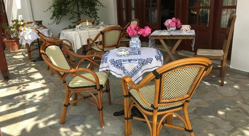 Deidamia Hotel